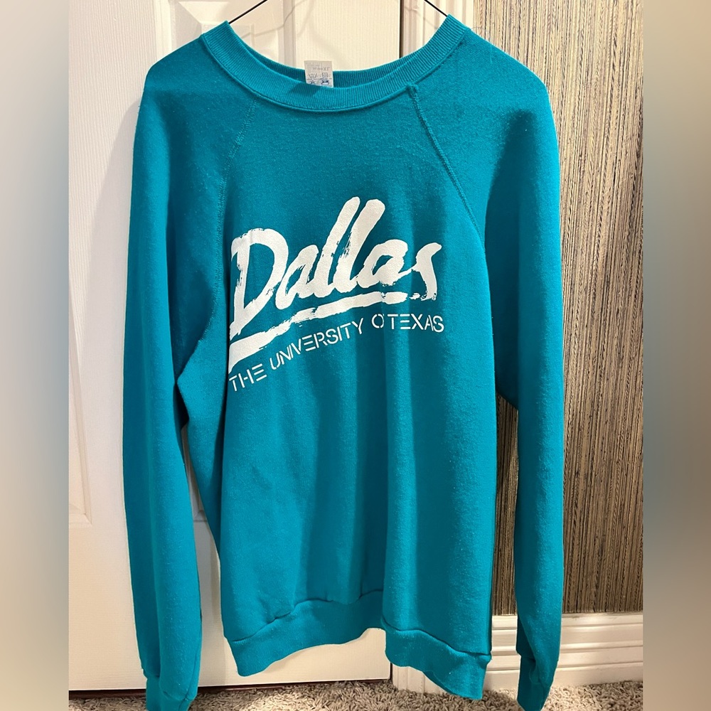 Vintage Blue University of Texas at Dallas crewneck sweater Men’s XL!